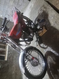 4كير سعرها 200لف شغاله وجاهزة 07871960700