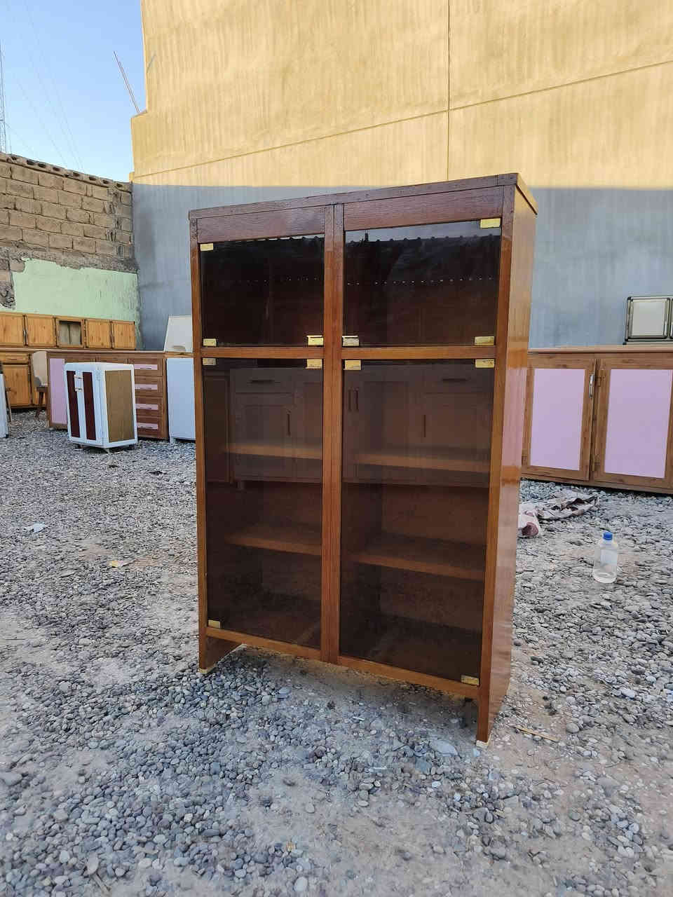 السلام عليكم  مسواگ جديد اخشاب في (ساحة الخضرانيه )
ابوسمير الجبوري  للأثاث المستعمل والجديد الموقع الخضرانيه الشارع العام للأستفسار الأتصال على الرقم (***********) و بي واتساب
