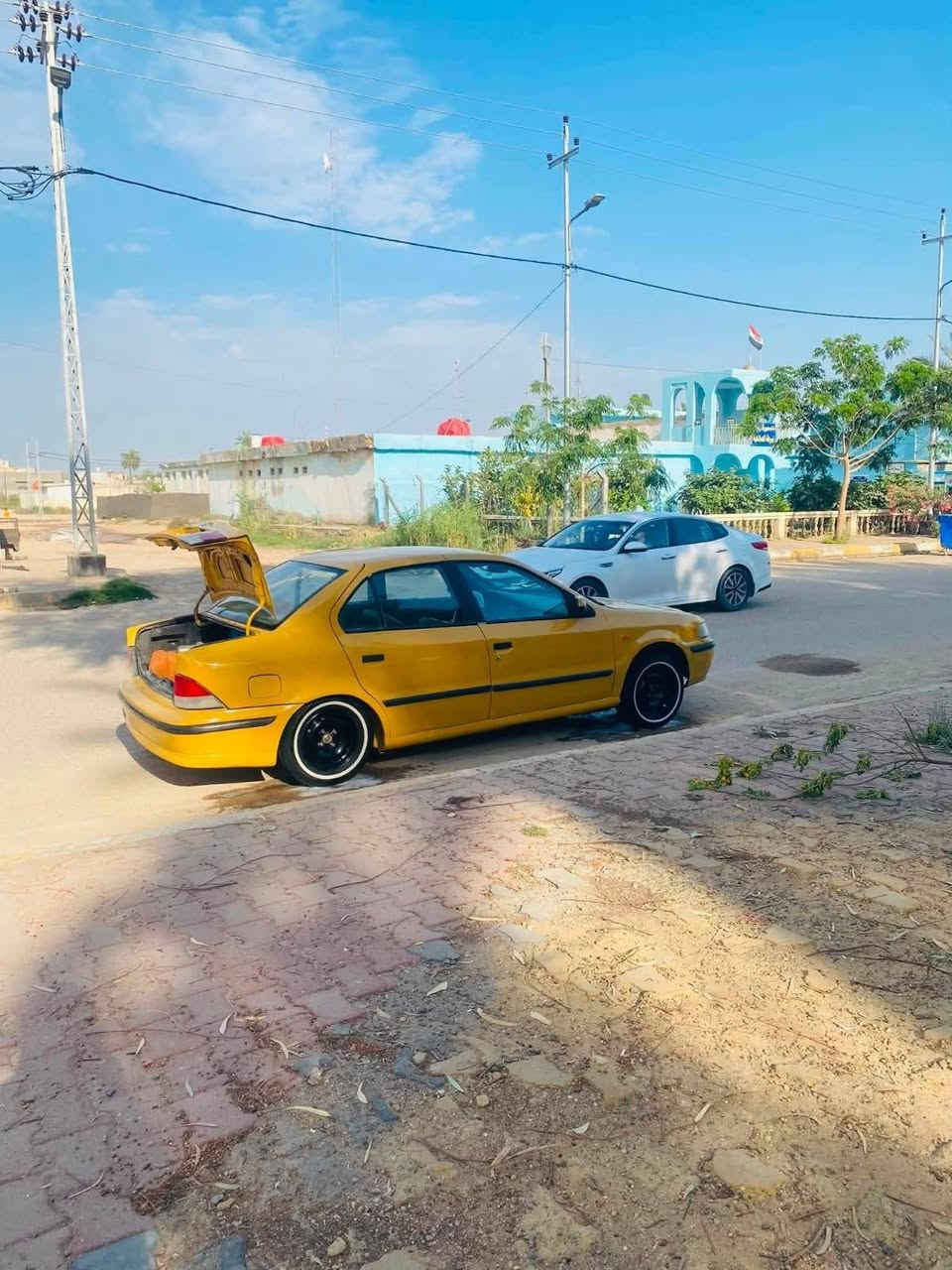 السلام عليكم اعيد النشر بسبب الوعود الكاذبه سمند موديل 10 جاهزه مكينه وكير حداديه تخم تاير كهربائيات كلها شغاله تبريد نقص غاز فقط سنويه ما صاقطه رقم قادسيه مصبوغه عام للجماليه عليها غرامات 300 هيئه ينزل من سعرها السعر22 وبيها مجال المكان دوانيه قضاء الشامية لستفسار الاتصال*********** النجف, العراق
