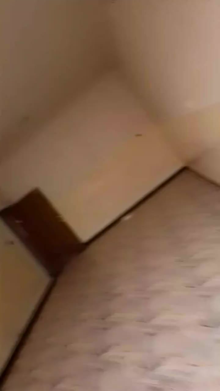 للأيجار طابق ثاني الرئاسة شارع عشرين شارع الساده 3غرف نوم نظيف جدا ***********
