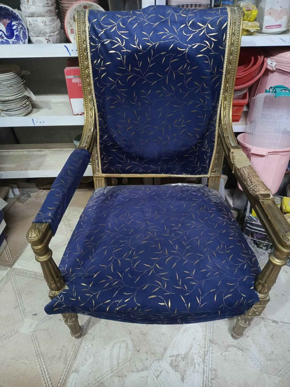 السلام عليكم
تخم باله كويتي 
للبيع 
2گرسي ملكي 
2قنفات 
العدد 4قطع 
السعر 125
مكاني نجف گوفه 
***********
