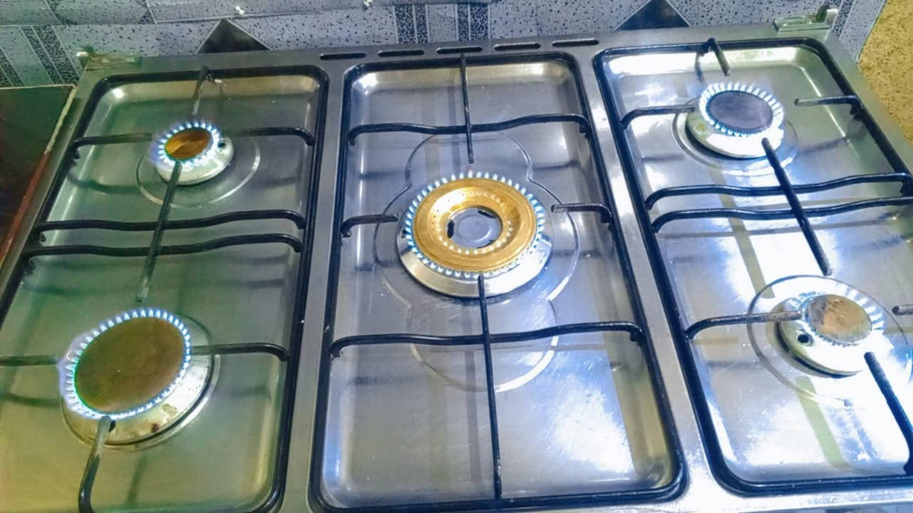 سلام عليكم طباخ نوعيه فراش طباخ امنت الله نضيف ريديه 200 وبي مجال استفسار ***********
