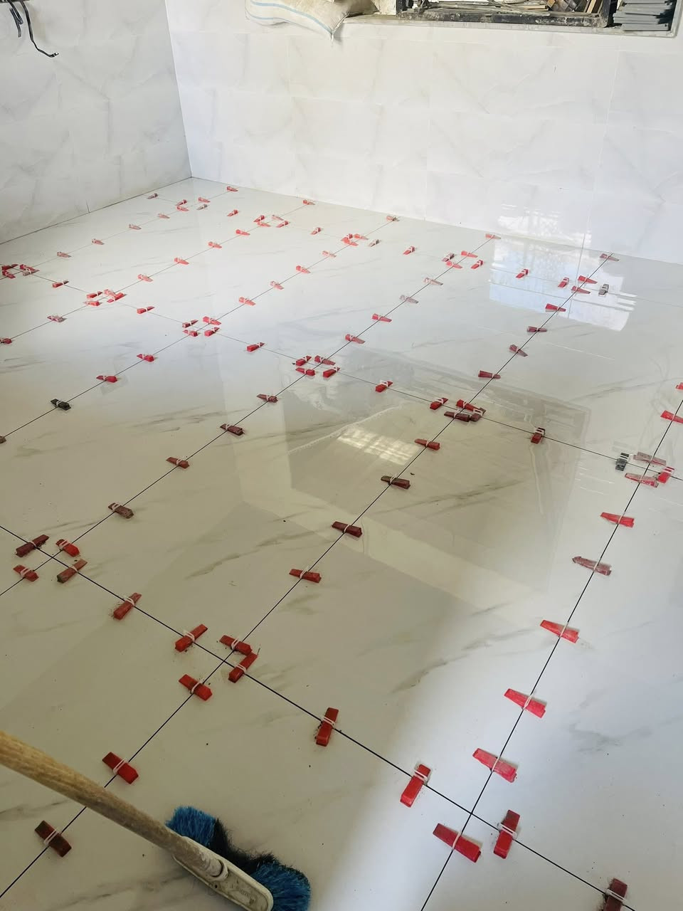 سلام عليكم شغل جدران وارضيات

وكوبلنات شغل فوول الاسعار مذكورة متفرغ الاحد

60*60.      4500

30*60.       4500

80*80 و30*90.   5000

120*60.      8000

***********

***********
