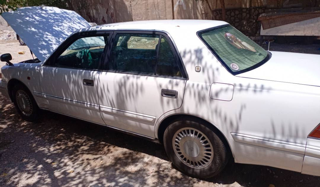 السلام عليكم جميعاً.. راس الثور تكم بلادي مامحور مديل 1998 بسمي رقم نجف نكليزي .. واذا مراوس حسب قناعه السعر 95 وبيها مجال ***********
