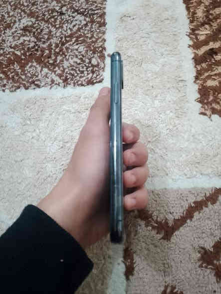 السلام عليكم /ايفون اكس عادي
شاشه محتركه والضهر مفطور 

بطارية ٨٠بلادي شرط

ذاكره 256 

الجهاز كله شغال ماعده الشاشه محتركه 

ايكلود موجود 

قيم واخذ /تواصل خاص او واتساب ***********
