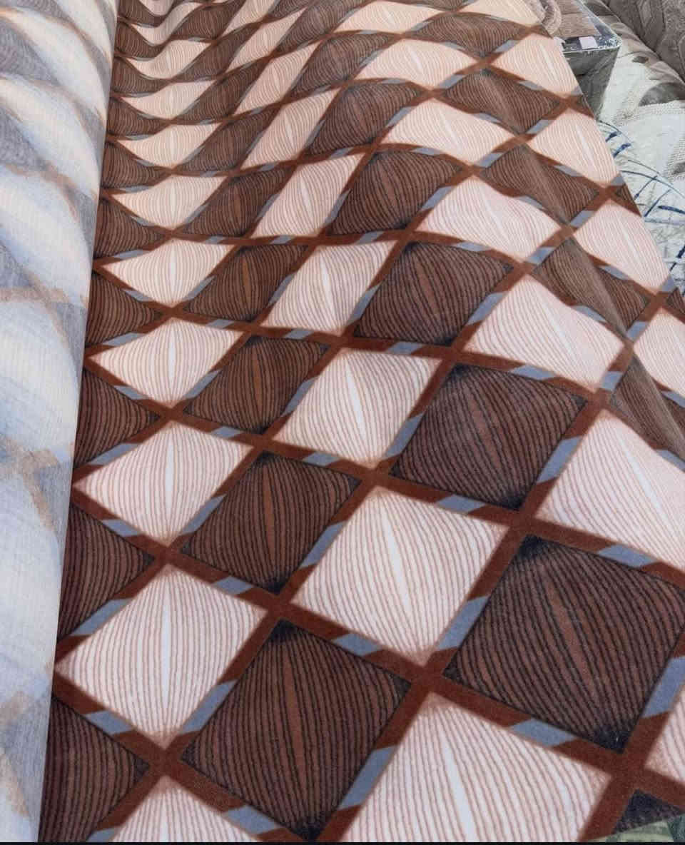 كاربت ايراني امتار الوان جديده
العرض 4متر طول حسب الطلب 
يقاس متر مربع طول بعرض بسعر 
مثال 4في5في3 متر مربع 
سعر المتر 3الاف للحجز وتساب ***********
توصيل 3الاف المركز البصرة اقضيه 4 محافظات 8الاف
