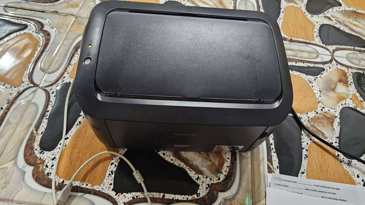 طابعة ليزرية كانون canon 6030B
ابيض واسود 
18نسخة بالدقيقة 
حبر باودر رخيص 
طابعة سحب بدون استنساخ 
تطبع من الموبايل والابتوب 
مستخدم نظيف ضمان الشغل والنظافة 
مع كيبل لابتوب
 وكيبل كهرباء
 وكاترج حبر جديد 
 خدمية للملازم والطلاب والمكاتب والاستخدام الشخصي والدوائر الحكومية وادارات المدارس 

السعر  90 الف توصيل متوفر لكل المحافظات 
***********
