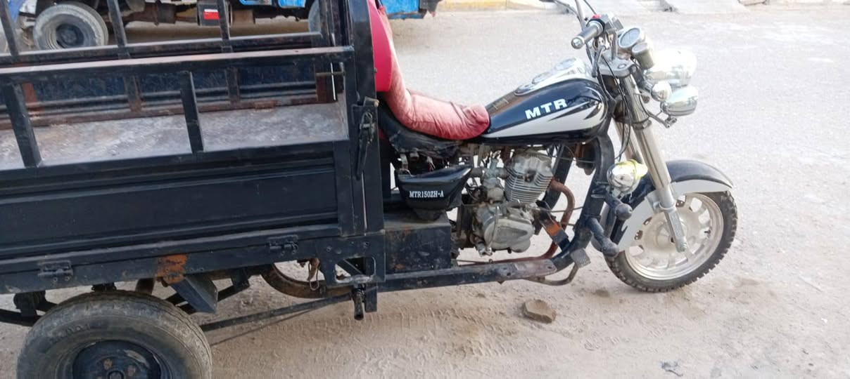 السلام عليكم ستوته امتيار مديل 18 شاصي مكفول كفاله عامه من العيب الشرعي محرك نضيف اكسن كير كله مكفول بس كلجات بيهن خرطه بسيطه من تنمر بل واحد والثاني تواير جدد كهربائيات شغاله بس تريد ترتيب سلف بيه عطل بسيط حاليا تشتغل هندر السعر خاص مكان الستوته رميثه حي العماريين منطقة ال طواش الاستفسار *********** بيه واتساب
