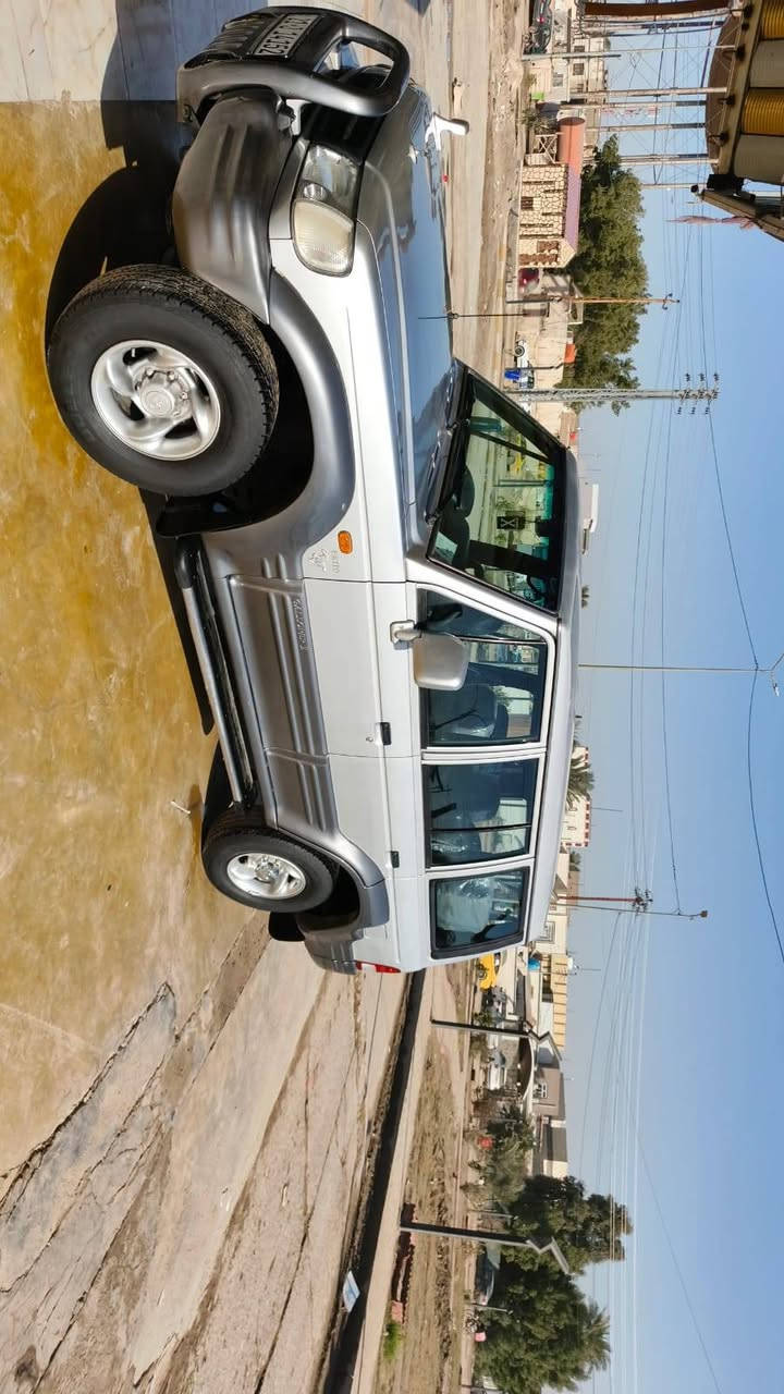 السلام عليكم مكلف بالنشر 
سيارة كالوبر  موديل 2000
.رقم سليمانية.
 سيارة  با اسمي 
سنويتها ل29 
هزة جديدة
  سيارة مكفولة من كلشي  ما عدة البنيد جارد وصابغه جمالية غيرهذا الصبغ كلشي مابيها 
حدادية جديدة
كهربائيات كلها شغالة بلاد
كلشي شغال بيها السيارة مابيها اي نقص 
 السعر 82 وبيها مجال حك الجيه المكان الديوانية  استفسار اكثر اتصل عل رقم ***********
