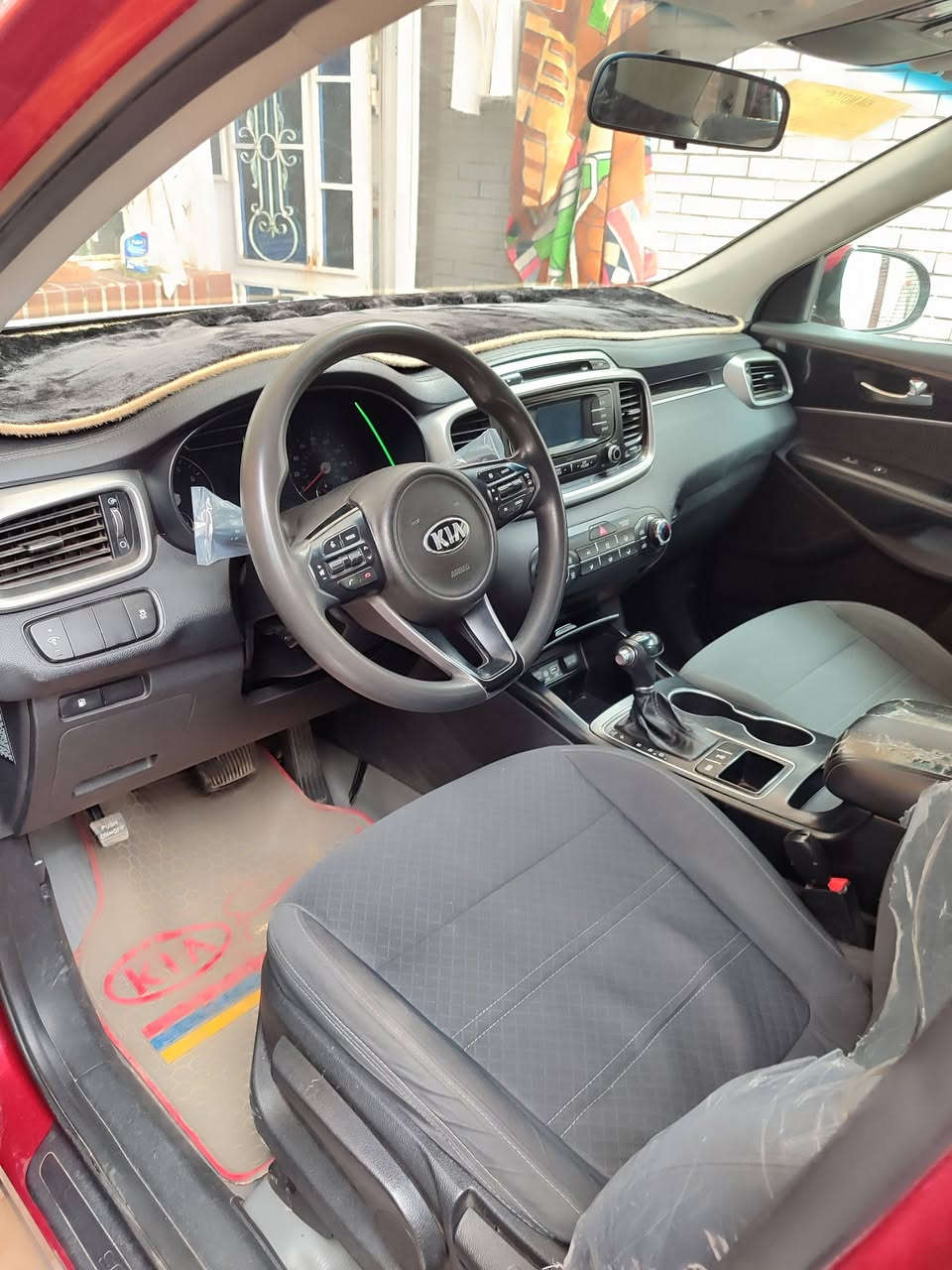 سورنتو 2018 امريكي بيه جاملغ خلفي  وخشم بنيد صبغ سياره جديده ماشيه 40 الف ميسان انكليزي باسمي تخم تاير مكينه وكير جدد  للبيع او مراوس ***********
