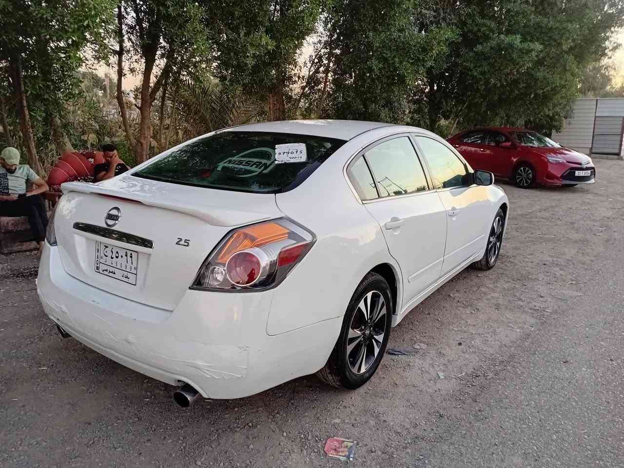 سلام عليكم للبيع نيسان التيما 2009 محدثه 12 سيارة جاهزه تدفه تبريد كله شغال بيه صبغ حزام سعر 85بيه مجال مكاني بعقوبه اي استفسار اتصل ***********
