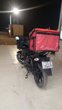 بولسر نيون مرقم بغداد موديل 2021 نظيفة مطاختها سبانه السعر مليونين عدل...