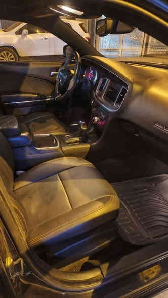 السلام عليكم جارجر SXT 2019 أصل حادث كلش خفيف
اللون رمادي نيلي
 وصور الحادث مرفقة والسونر منشور للمصداقية 
فتحة / تحكم جهتين / كشن حظن / حاكية سقف 
تو ويل / ويل 20 / مكينة كير تبريد بدنة لغود شواصي 
دواخل كفالة صدر أمامي خلفي جديد سيارة استعمال شخصي مامتعوبة ماشية 84 ألف مايل هية داخلة ماشية 30 ألف 
بيهة بارد بالجاملغ الخلفي وبيهة تلحيظات قليلة بارد 
صبغ بنيد ودعاميات بدون دواخل
رقم جديد بأسمي السعر 20,500 قفل
للاتصال ***********
مكان السيارة بغداد الغزالية
