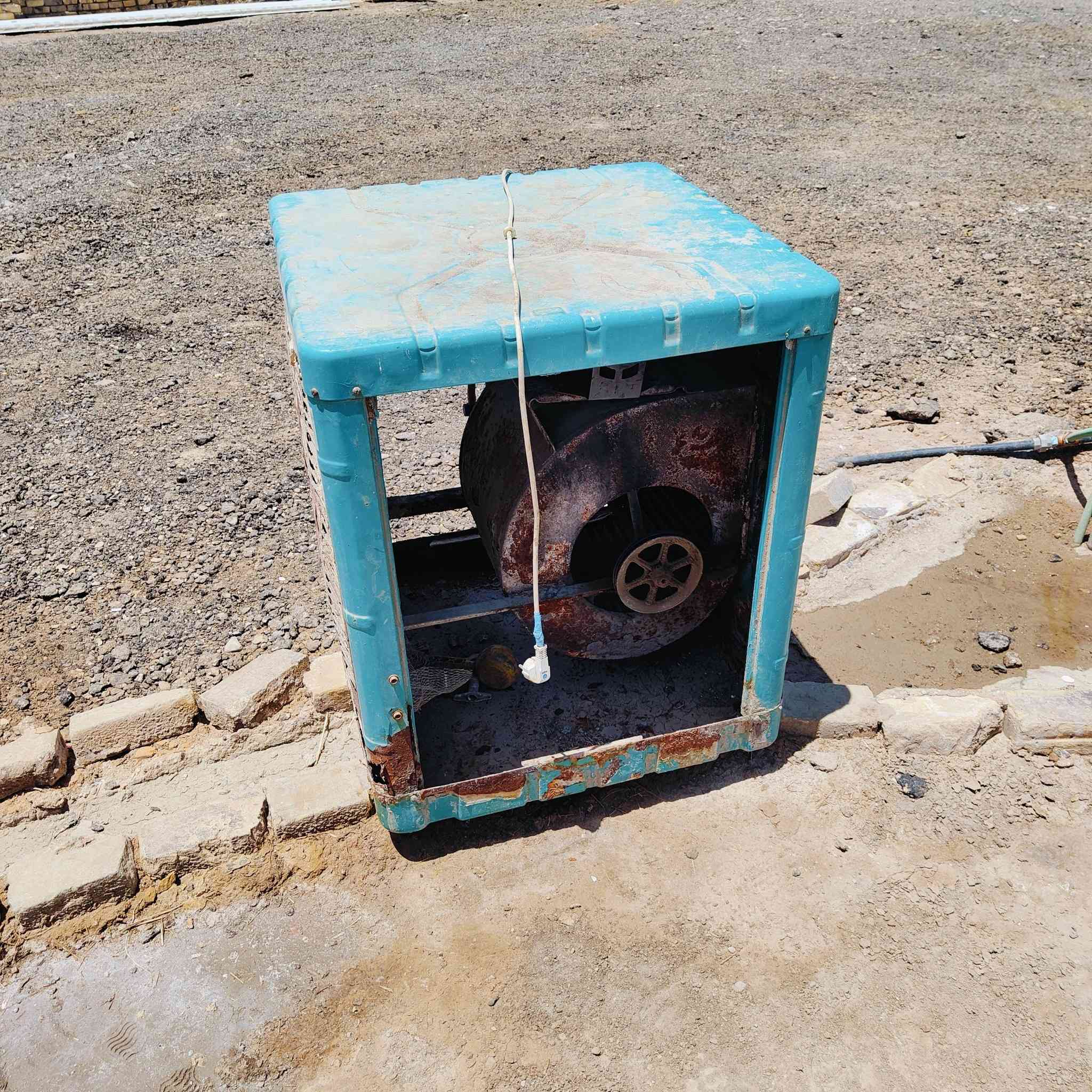 سكراب للبيع +شبابيج وبيبان مستعمله نظيفه وسنتويجه 
موبايل ***********
