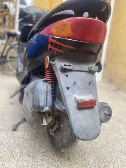 السلام عليكم 
دراجة بريز بغبغاء اسود اللوان
نزلتها رمبا قبل 6 اشهر دراجه كلش نضيفه بس ممغسوله
السعر750 الف وبيها مجال بسيط  الرقم ***********
