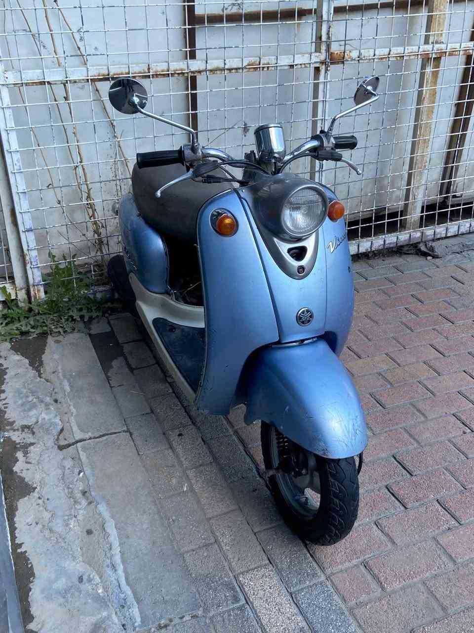 دراجه كلاسك عبد الحليم الدراجه كلش جديده ما مفتوح محركها بس بيها كفر الكدام مال مكينه ماكو بس هاي وعندك التجميعه مال اكلوبات ب٥ تبدلها بمريدي مكاني بغداد ***********
