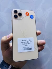 ايفون ١١ برو ماكس • ٢٥٦ • بطارية ٩٠٪