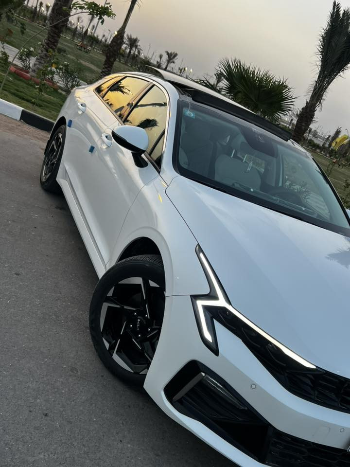 كيا K5 خليجي
رقم بغداد تحويل مباشر 

الموديل : 2024

ماشيه 43

حجم المحرك : 4 سلندر 2500

بيها باب السايق صبغ اثر دحجه والباقي كفاله

مواصفات 

بانوراما سقف 

بصمة تشغيل وابواب تشغيل عن بعد

حساس امامي خلفي 

شاشة دجتل - كأمره خلفيه دواره 

تبريد قطعتين - مقاعد جلد كهرباء 

إشارة مري - لايت زينون - ويل كب

وباقي المواصفات المعروفه 

السعر210 وبيها مجال 
مكاني البصره

الاتصال  

رقم الهاتف ***********
