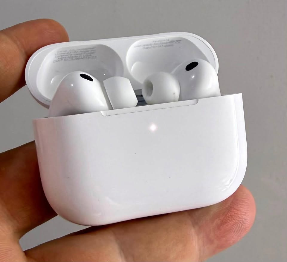 #AIR_PODS_PRO3 الجيل سابع
احدث اصدار من سماعات أبل #اصلية_بالة نظافة 99% . عزل تام للصوت _ امكانية تحديد الموقع 
#تدعم_خاصية_الترجمة #قياس_نبضات_القلب
ميزات جديدة وصوت قوي جدا مع مايكات قوية لتجربة صوت ممتازة {سعر_القطعة 30 الف وتوصيل مجاناً } بيع مستعجل بسبب وصول حاوية جديدة 
للحجز واتساب فقط ***********
