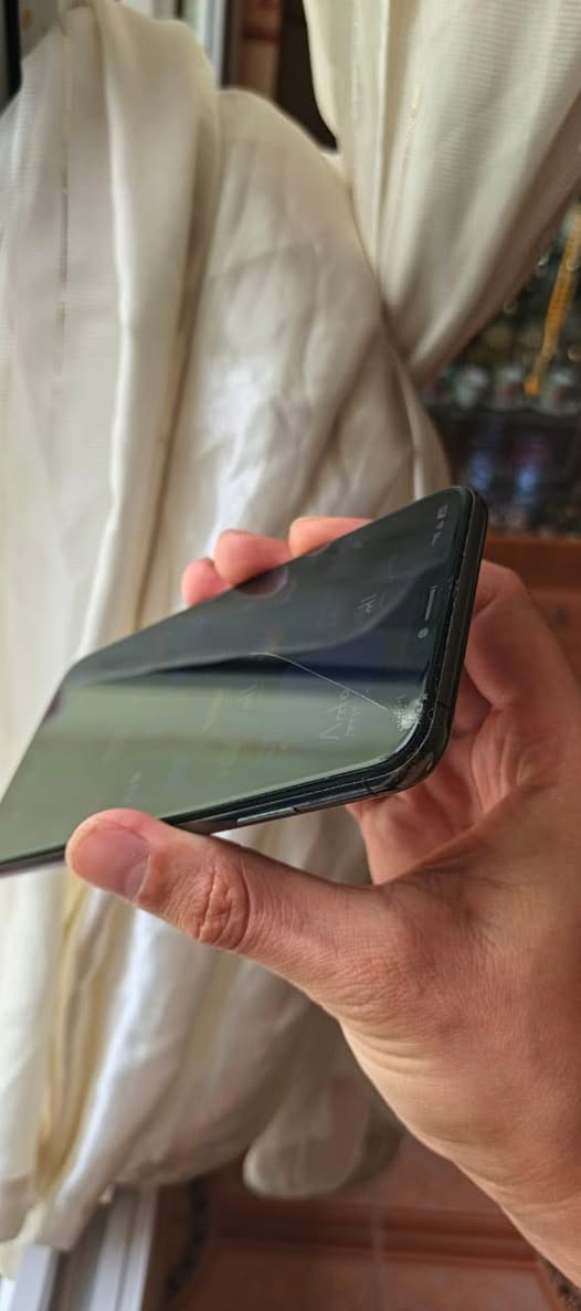 iPhone Xs Max
ذاكره ٢٥٦

بطاريه مستبدل يقرى ١٠٠

جهاز نضيفه فقط بيها فطر موضح بصوره وباقي شرط خالي من عيوب فيس ايدي شغال


**إذا كنت صاحب هذا الإعلان وتريد حذفه لأي سبب، رجاءا أرسل رسالة إلى الدعم الفني**