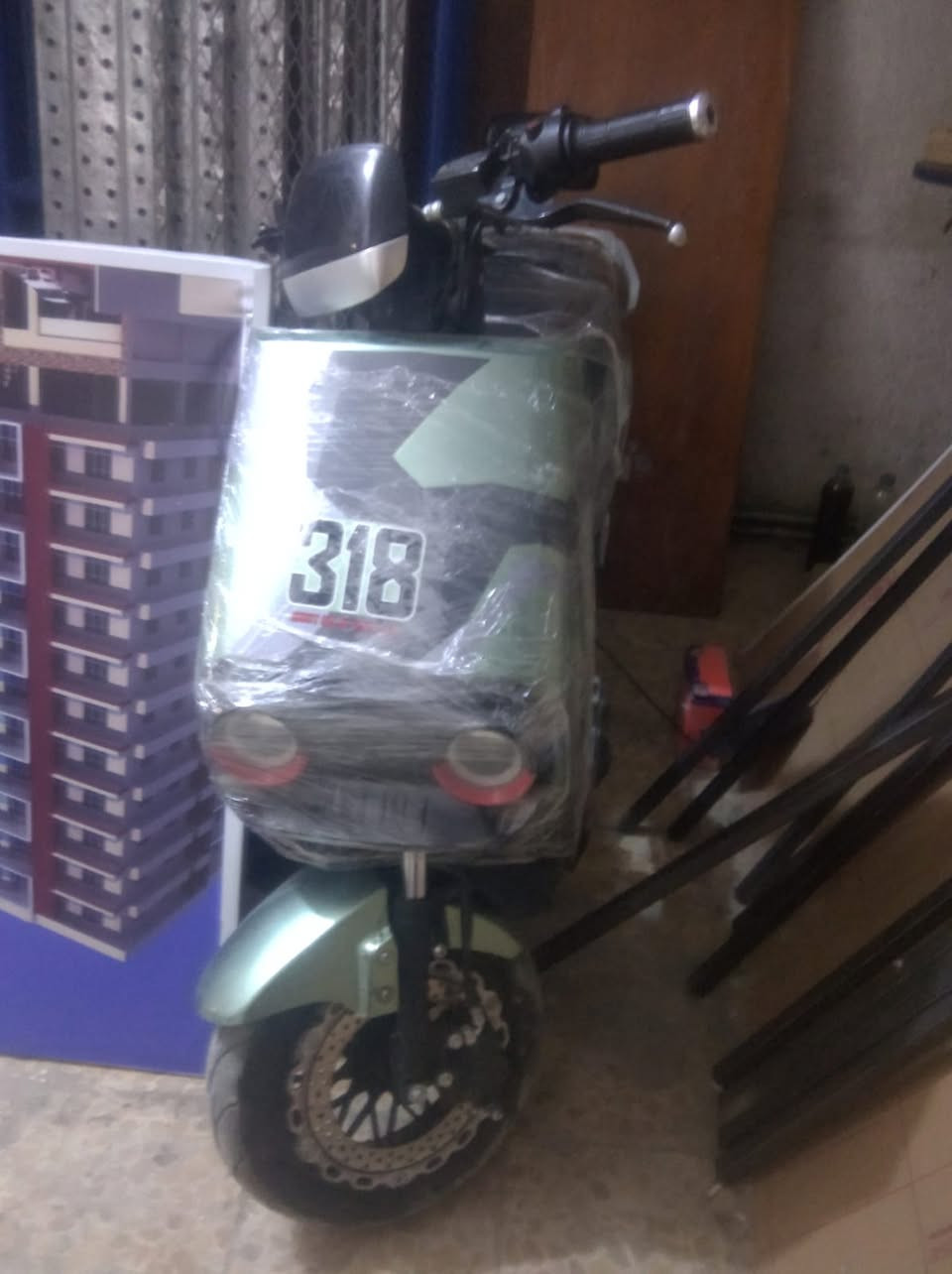 🚨🔥 فرصة للبيع – دراجة كهربائية بحالة ممتازة 🔥🚨

إذا تدور دراجة عملية، قوية وشكلها مميز… هاي فرصتك!

🔹 النوع: دراجة كهربائية حديثة (J18)
🔹 الحالة: نظيفة جداً وقريبة للجديدة
🔹 الإنارة: ليدات أمامية قوية + تصميم عصري ملفت
🔹 الفرامل: دسك أمامي قوي وثابت
🔹 البطارية: تتحمل استخدام يومي ممتاز
🔹 الأداء: سحب ممتاز وثبات عالي بالطريق
🔹 الاستخدام: مناسبة للشحن والتنقل داخل المدينة

💰 السعر: 400 دولار (بيه مجال بسيط)

📍 الموقع: النجف الأشرف – حي المكرمة – مكتب الرشيد

📞 للتواصل: ***********
