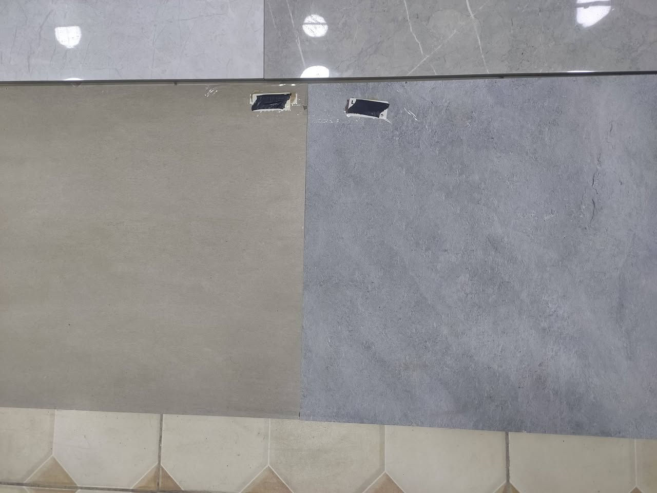 ارضيه هندي قياس 40*40 ناشف ثقيل درجه اولئ
الرمادي خمسه كيلو مدهل الحريه للستفسار ***********
