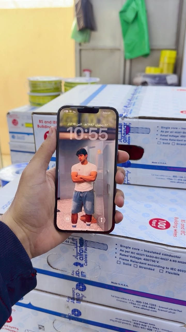 السلام عليكم
13 برو ماكس 
ذاكرة 256
بطاريه 84
الجهاز وتر بروف شخط ما بي
الجهاز مشتري على ايدي جديد ستخدام شخصي
شرق اوسط يعني جديد 
ويا الكارتون مالته 
الجهاز ما مفتوح 🔓 
ولا داخل صيانه 
كلشي شغال%100
السعر 750 وبي مجال شي بسيط
رقمي ***********
