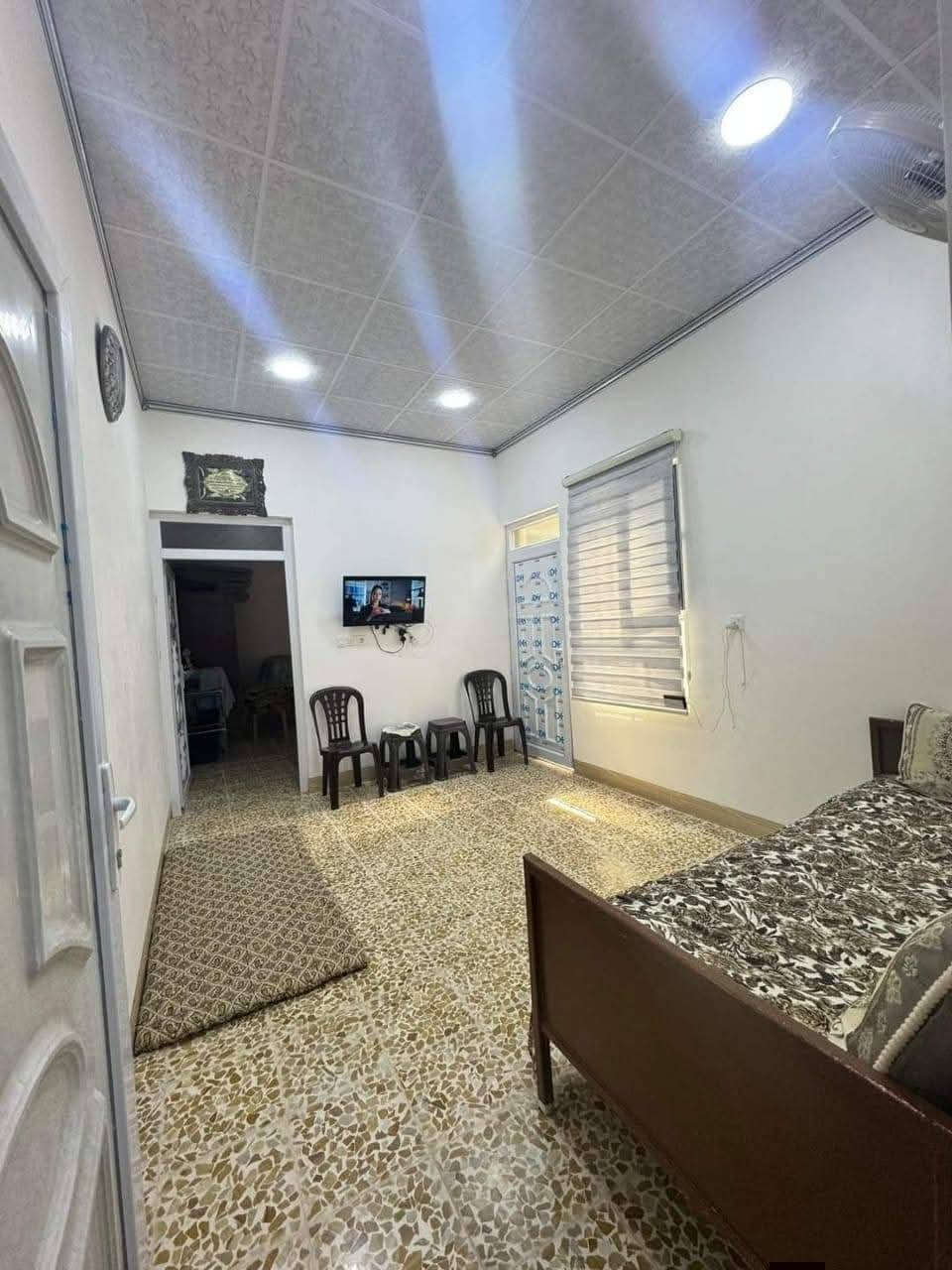 بيت للايجار حي الشيماء رجال الاعمال
مساحه 100 متر يتكون من غرفه وهول واستقبال ومطبخ وصحيات بيت فول سعر الإيجار 250 الف قفل 

***********
