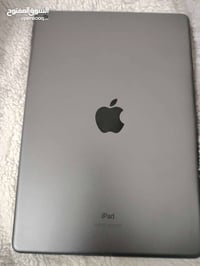 آيباد الجيل ٨ • ٣٢ جيجا • كرتونه وشاحن