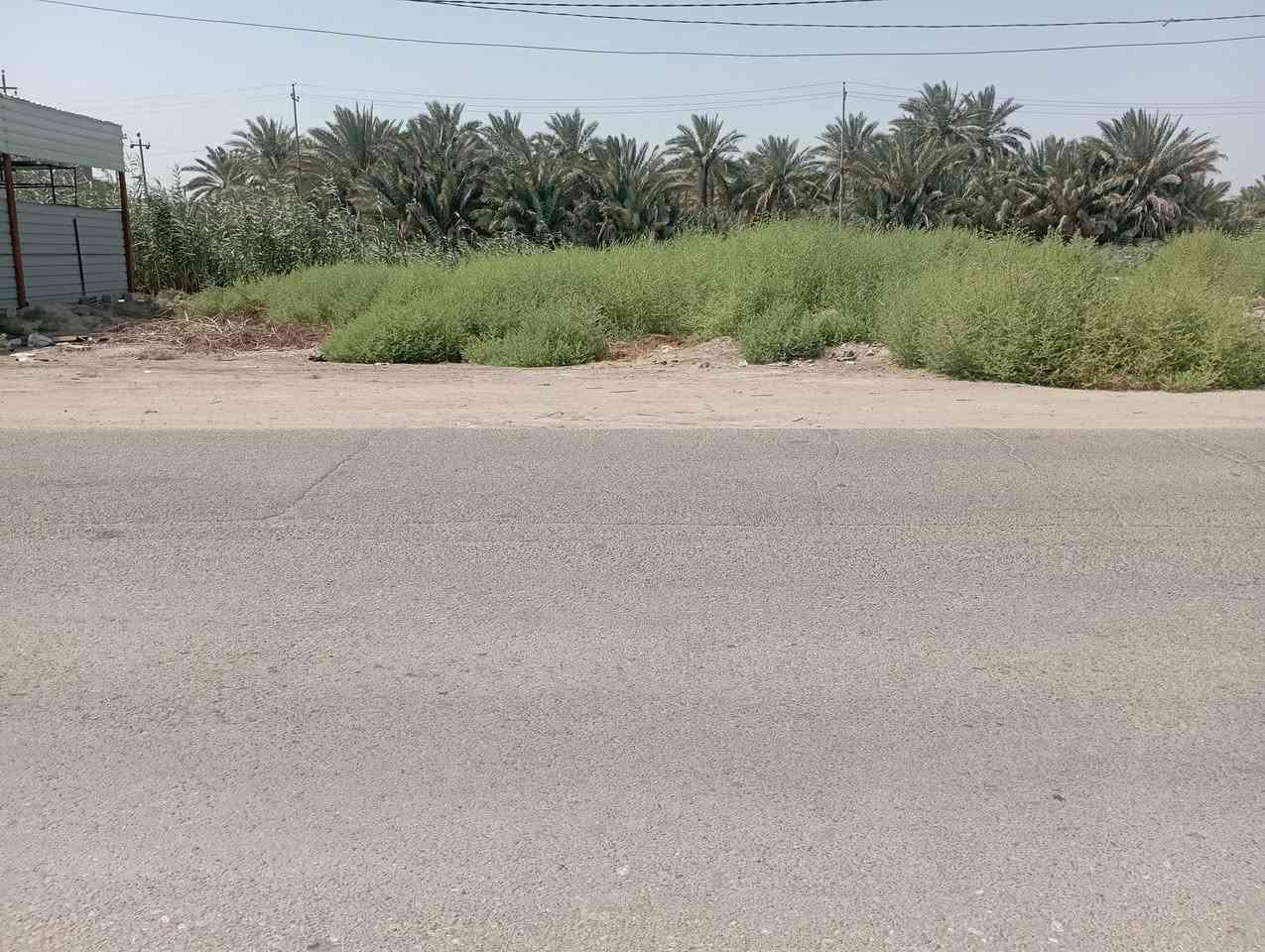السلام عليكم نصف دونم للبيع سنتر ع شارع العام شارع بني ساله قرب معمل حلويات ورده اليقين سند 25المساحه 1250م يتكون من مطبخ حار وبارد وغرفتين وهول كبير وصاله كبيره مع مدخل ومجمع صحيات متوفر كافه الخدمات انترنت ومولده وماء اساله بدون ماطور الواجهة متروكه حسب ذوق المشتري للاستفسار الاتصال على الرقم ***********

