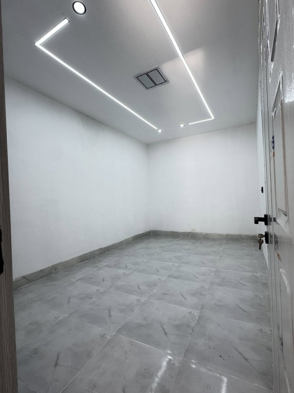 دار للبيع 🏠
📐 المساحة: 100 م²
📍 الموقع: قريب عقارات شار
💰 السعر: كلش مناسب
✨ دار نظيفة، جاهزة للسكن

للاستفسار والتواصل:
📞 ***********
📞 ***********
👇:

خانوو بۆ فرۆشتن 🏠
📐 ڕووبەر: 100 م²
📍 شوێن: نزیک عقارات شار
💰 نرخ: گونجاو زۆر
✨ خانوویەکی پاک و ئامادەی نیشتەجێبوون

📞 ***********
📞 ***********
