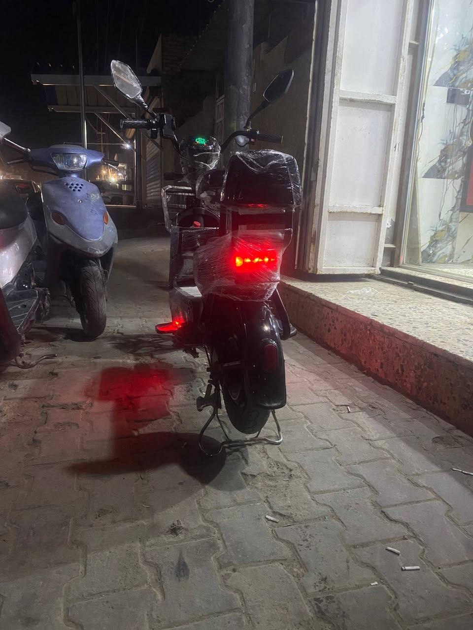 دراجه شحن HVS 2024 دراجه جديده
حساس بريك 
ابيثري 
سرعه 60
تشغيل عن بعد
بصمتين 
سعر 300 بيها مجال  ملاحضه مكلف بل نشر رقم صاحب الدراجه ***********
