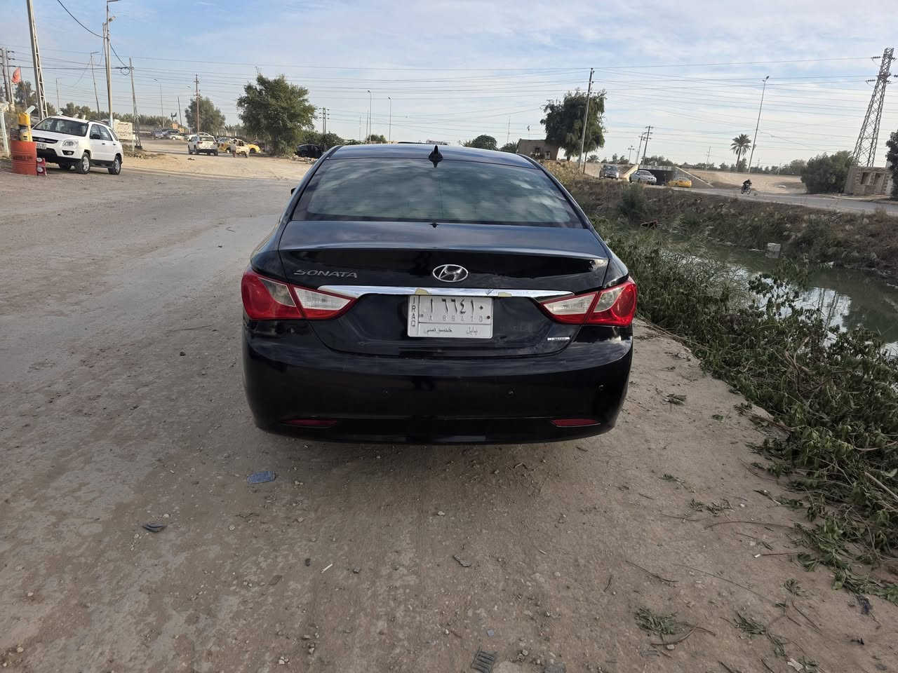 من رخصه الادمن المحترم..
سوناتا امريكي ٢٠١٣
حادث جاملغ امامي ايمن تبديل بدون دواخل
مع جاملغ خلفي صبغ فقط بدون دواخل

مكينه ٢٤٠٠ جي دي اي مكفوله
كير مكفول 
تبريد مكفول 
السعر ٩٠ وبيه مجال بسيط جدا
ديوانيه (***********)
سيارة جديده ومتعوب عليه وترايك وين متريد ❤️
