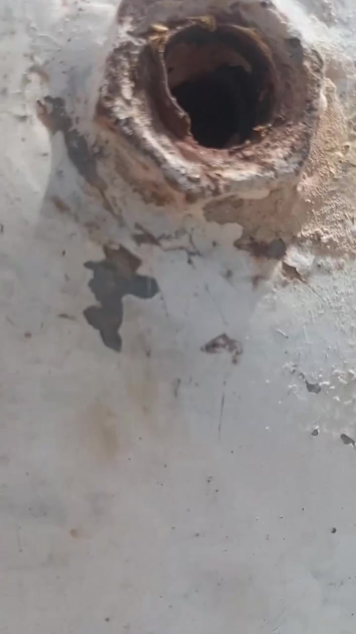 بيهن ثقب واحد كل تانكي بس حديد مابي شي ليريدهن يراسني بسعر ليريده
