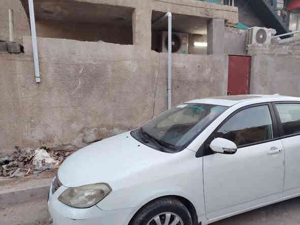 بيوايدي موديل 14رقم واسط تدفئه تبريد شغال بيهه رشات صبغ بصيطه كير اوتوماتيك سعره 55وبيهه مجال قليل مكان السياره بغداد الشعله الرقم  ***********
