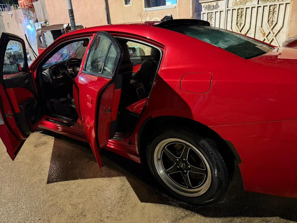 جارجر 2017 
فئة رالي 
كفاله عامه بارد فقط
فول مواصفات 
فتحه سقف
خزن ميموري 
كشنات تدفئه
تبريد ثلج 
شاشة كبيره
حساسات كله شغاله
تخم تاير جديد 
ويل 18 ويلد
استخدام شخصي مامشتغله خط
للاستفسار اكثر اتصل ع الرقم 
***********
