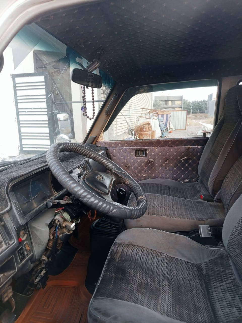 السلام عليكم
كيا بنكو موديل ٩٦ ,سيارة باسمي تحويل ثاني يوم ، تخم تاير جديد كهربائيات جديد , المكينة بيها خيط تبخير 
السعر ٥٢ , مكاني بغداد الصابيات 
للتواصل :*********** غير متواجد عالفيس اتصل وتدلل
