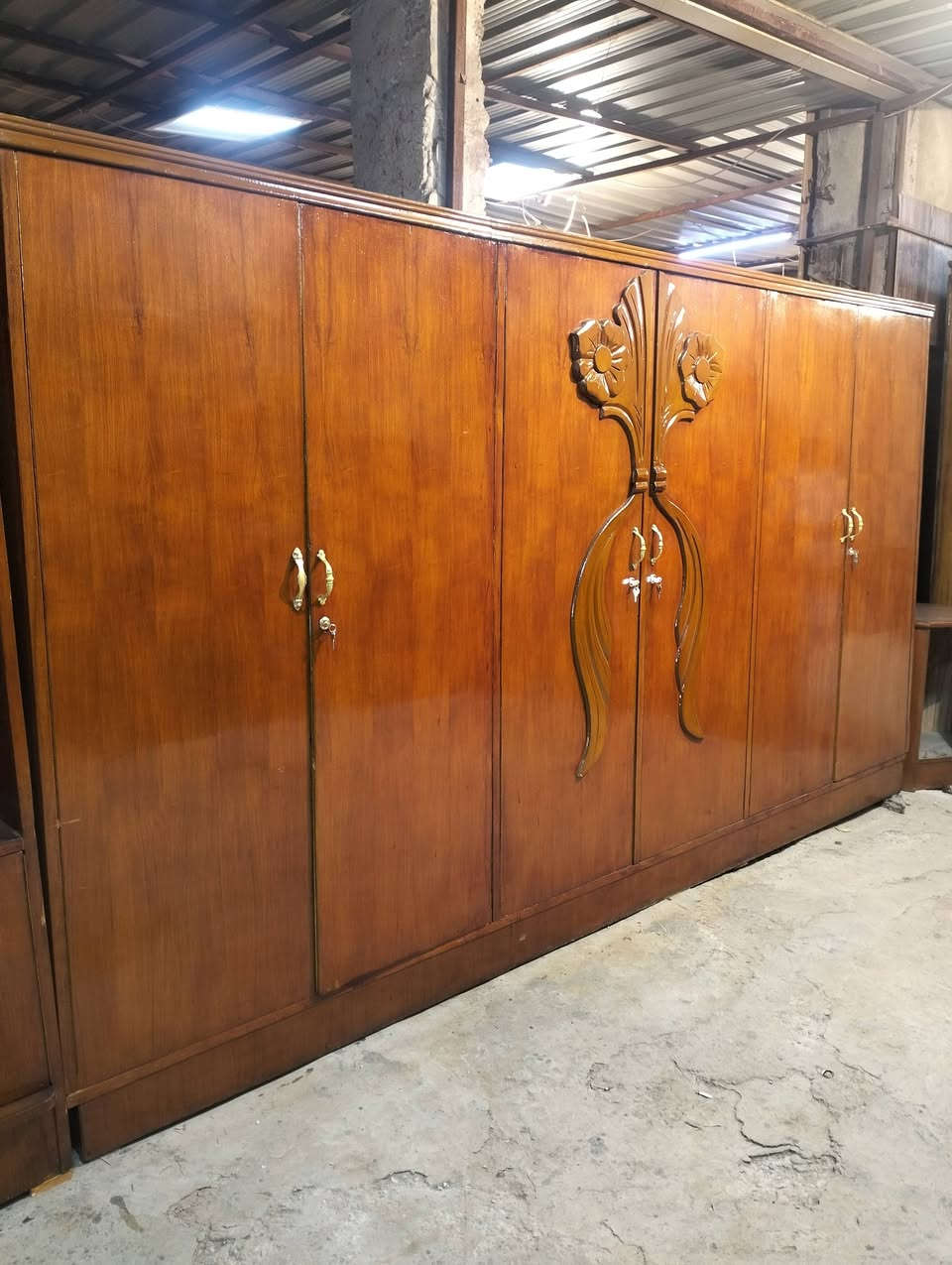 غرفه مستخدمه للبيع نضيفه 
مكان بغداد الامين ثانيه 
450 الف قفلها

***********
