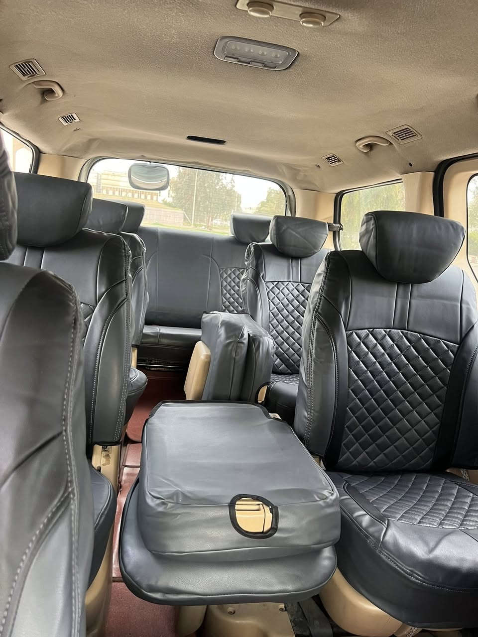 السلام عليكم ستاركس 2009 مناقصه شي خير من الله لا ضربه ولا صبغ شوفت عينك نضافت داخله وكشره تخم تاير جديد باتري جديد داينمو جديد مري شفط سياره متعوب عليها السياره بأسم اخويه مكاني صلاح الدين قضاء الدور رقمي ***********
