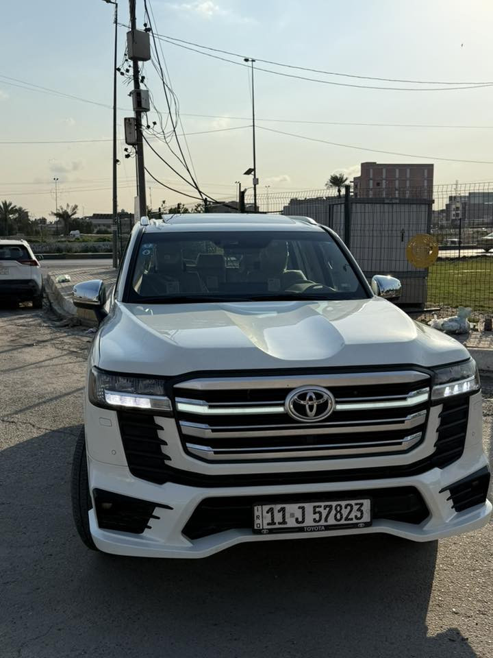 لاندكروز 2023ساز للبيع
ماشيه 40 الف 
فول موصفات 
سونارها موجود 
محركها المرغوب 4000
السياره نضيفه مثل ما موضعه بصور
مكان السياره بغداد جميله 
***********
