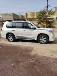 لاندكروس • محدثه ٢٠١٤ • رقم بغداد