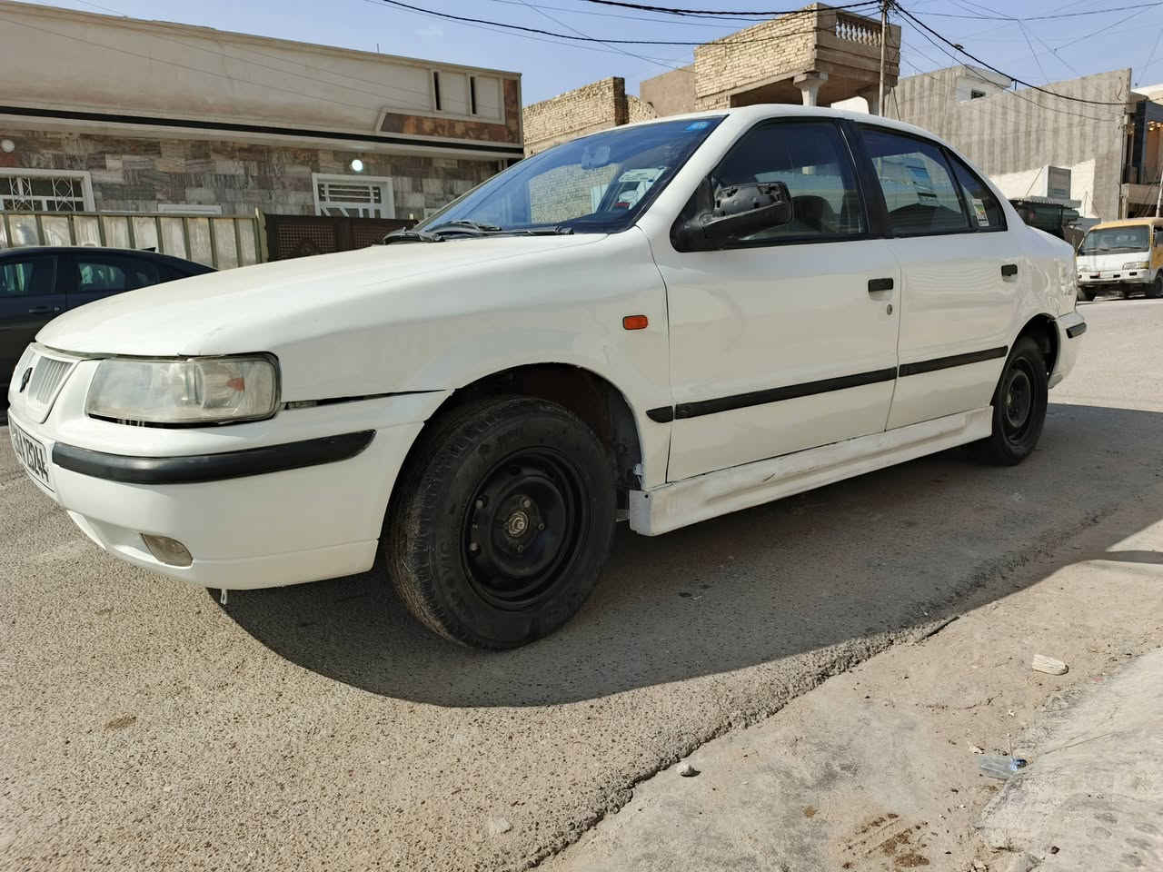 سلام عليكم سمند لبيع موديل 10مكفولة من الضربه بس صبغ للجماليه السياره احتاج لها ترتيب شويه كهربائيات رقم قادسيه دولي السياره كلش حلوه السعر 35 وبيهه مجال السياره بغداد حي الاعلام *********** و***********
