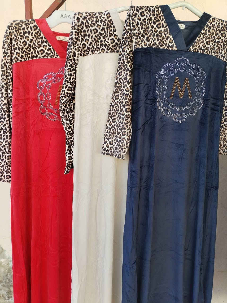 وصل دشاديش مخمل اصلي سعر قطعه 5000 الف أزياء الجوهرة الرمادي حي التأميم ٨شباط قرب مول الخزرجي محل علي يوجد خدمات توصيل جميع محافظات العراق حجز عل واتساب ***********
