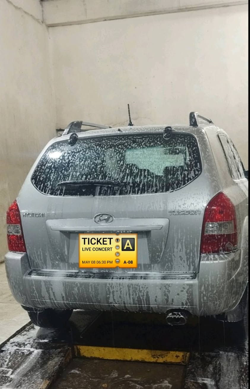 hyundai tucson 2009 هیۆندا تەکسۆن ٢٠٠٩ڕەنگی سلڤەر بێ بۆیاخ تەنها تۆزێ قەلەمکاری هەیە سەنەوی ژمارەی نوێیە تا٢٠٣٠ بەناو خۆمانەوەیە مەکینەی نەکراوەتەوە ٢٠٠ هەزار ڕۆشتوە سلاید و جام کارەباو تەبرید و فول مواسفات تەنها ABSنیە تا بڵێییت تازەیە بێ تەقەو ڕەقەیە نرخی ١١٨ گەڵاو معامەلەیەکی کەم ژمارەی خاوەنی*********** كالار, السليمانية
