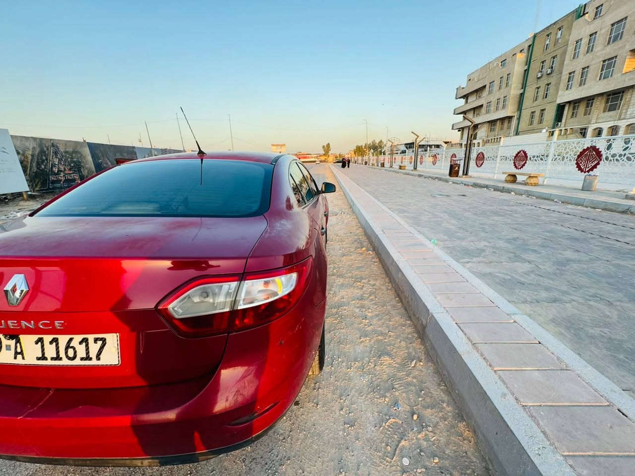 🚗 رينو فلونس 2013 ⚙️ محرك 1600 الاقتصادي المرغوب 🔄 كير AT أوتوماتيك
📢 للبيع أو المراوس 
✅ المحرك جديد، صارله تقريبًا أسبوع من شدّيته، وحاوية بالكارتون. ✅ الكير مكفول. ✅ منظومة تبريد كاملة جديدة. ✅ الحدادية كاملة جديدة. ✅ داينمو جديد. ✅ سلف جديد. ✅ منظومة بنزين جديدة. ✅ مشط ستيرن جديد. ✅ ويل رياضي أسود. ✅ هزة جديدة. ✅ منظومة زنون جديدة. ✅ شاشة CarPlay.
💯 السيارة ما بيها أي نقص، جاهزة للاخير، وعالفحص وين ما تحب تفحص.
🔢 الرقم إنكليزي التحويل بأي مكان يعجبك.
📄 السيارة باسمي، عنواني الديوانية - المركز، والتحويل ثاني يوم.
📸 السونار مالتها موجود بالصور.
💰 السعر: 65 وبيه مجال بسيط.
✨ كلشي موجود بالسوك وحسب النضافه ، والسيارة نظيفة وتعبان عليها كلش. للبيع او المراوس 
📞 ***********
📞 *********** ديوانية, القادسية
