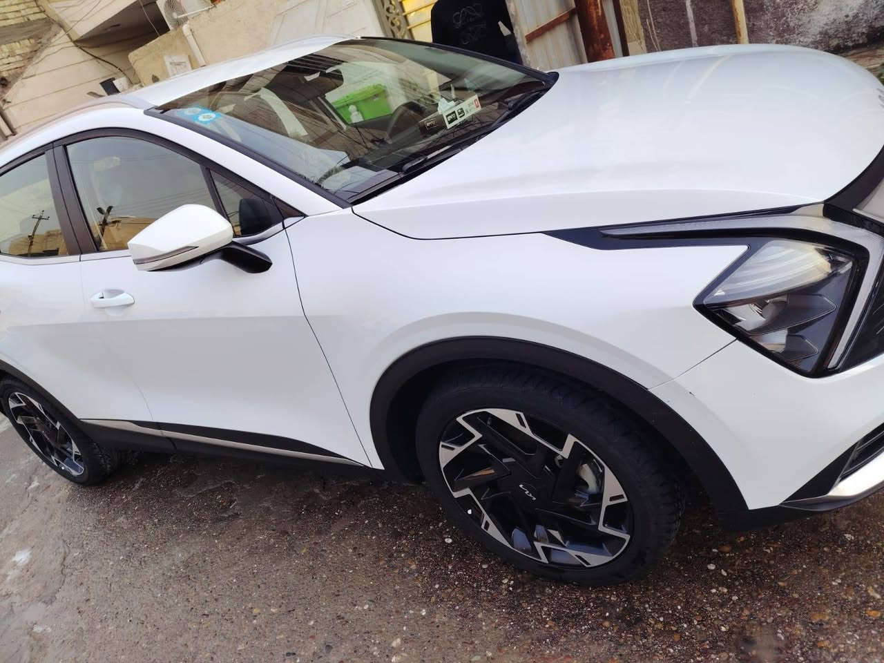 سبورتج خليجي للبيع موديل ٢٢ماشيه٧٦ سيارة نظيفه وجاهزة بيهابارد بالباب الخلفي كد شبر رقم بغداد تحويل ثاني يوم رقم هاتف ***********
