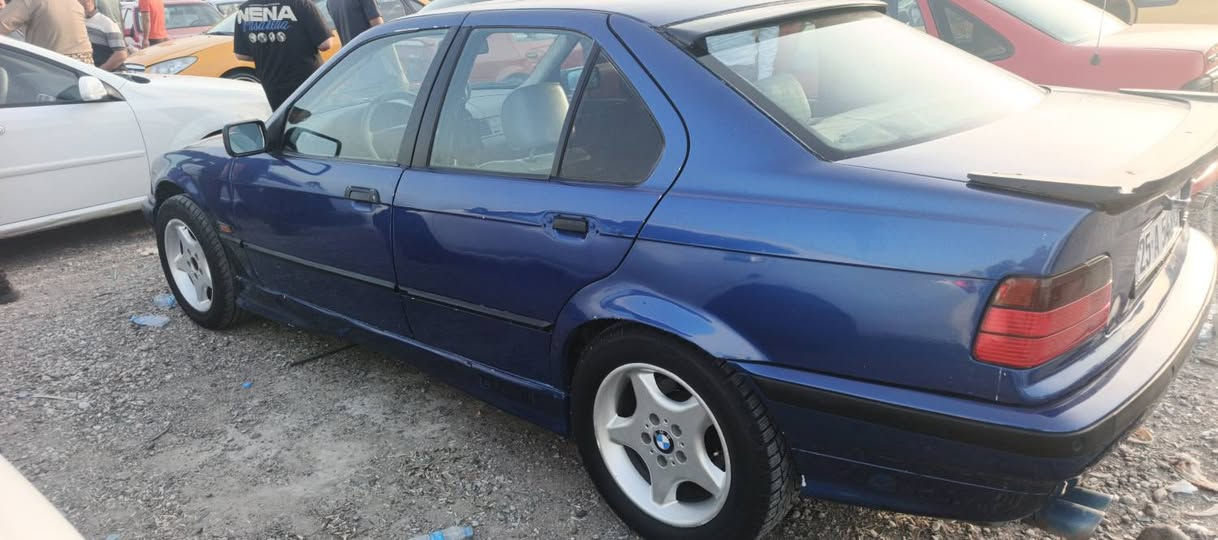 BMW E36 
مۆدێل ١٩٩١
سبوغ عام بۆ جوانی بەبێ دەعم و لێدراو
 سلایت
چوار جام کارەبا 
تەبریت 
مەکینەی 523 سەقەر مەکینەی سفری لەسەرە 
ڕەقەمی تازەیە بەس سەنەوی مانگی ١٠ بەسەر ئەچێت 
بەشەرتی تەحویل و وەکالە 
دەفتەر بەنزینی هەیە 
صاڵانصاي سپۆرتی بۆ بەستراوە ئەتوانی سەوتی زیاد و کەم بکەی 
سعر 35 وەرەقە و مەجال شوێن کەرکوک 
***********
*********** كركوك, العراق
