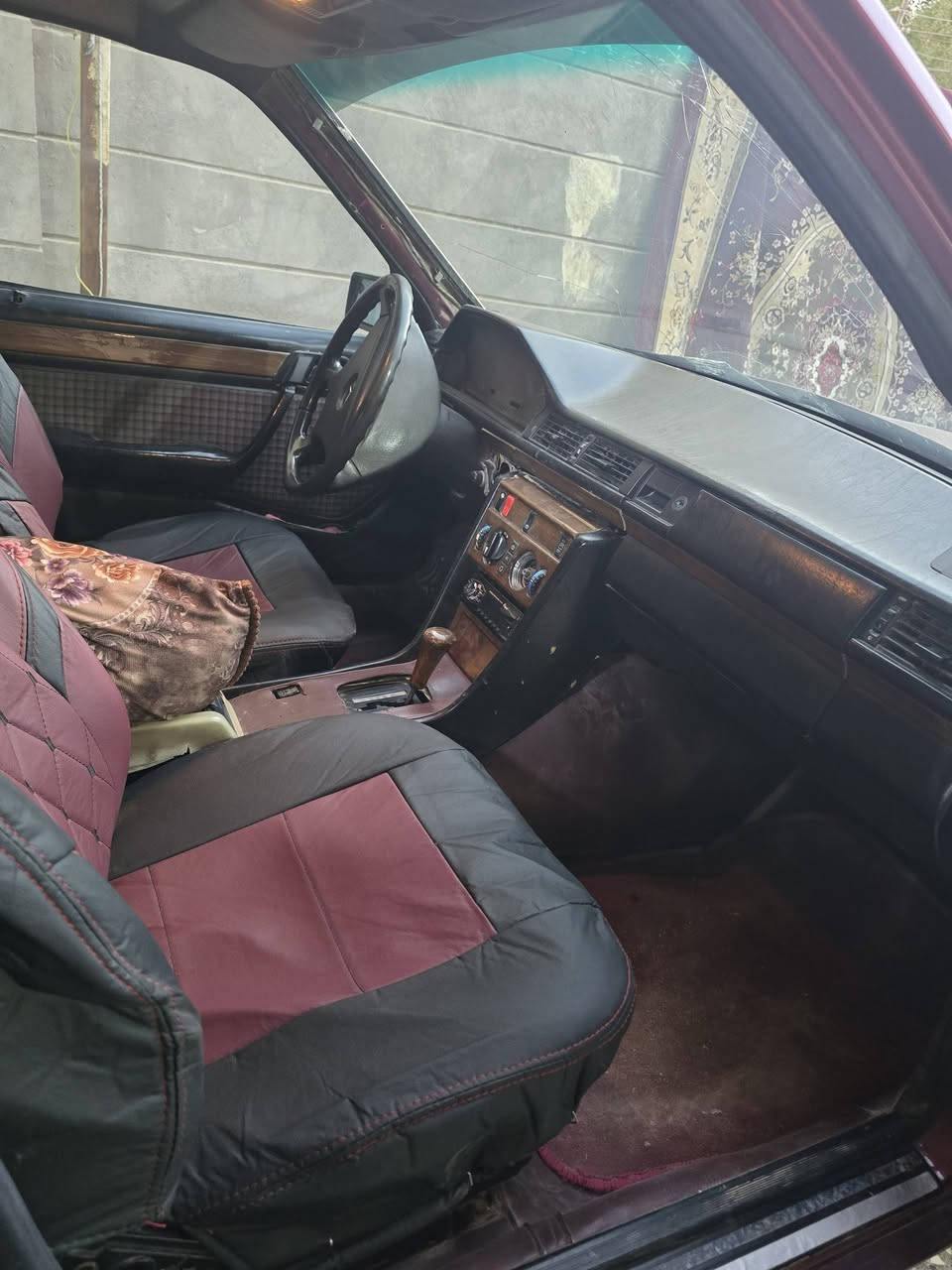 سلام عليكم.  مارسدس موديل 1990 رقم بغداد سنويه ل 27 سعر 55 وبيها مجال العنوان كربلا للاستفسار ***********
