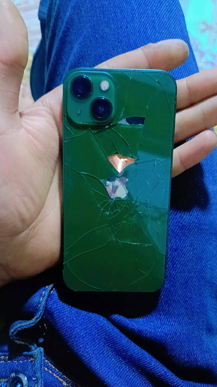 السلام عليكم ايفون 13 عادي مكفول من كلشي بي فقط الضهر يتبدل ذاكره 128 بطاريه 95 بلاديه تليفون نضيف وماخذه كارتونه صارلي 3 اشهر
***********
