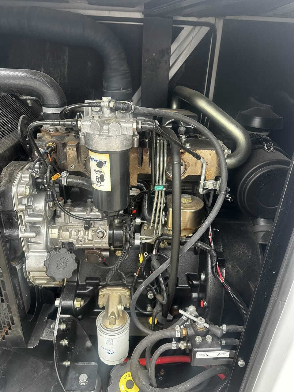 السلام عليكم
للبيع مولد نوع بيركنز انكليزي حديث كاتم
محرك ٣سلندر سوبر ١٠٥ملم وارد بريطاني
توليد لوري سومر بلادي ٥٠كيفي ثري فيز
برودكشن دبسي بلادي فول اوتوماتيك 
عدد ساعات العمل قليل جداً جداً 
شرط الحمل لا بخار ولا تنقيص 
برغي ما مفتوح بيها شرط
للأستفسار/***********
العنوان/بابل-متوفر توصيل الى جميع المحافظات
